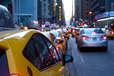 Эксперт оценил идею ГИБДД о допуске к агрегаторам только опытных таксистов