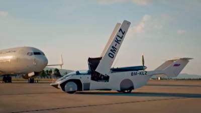 Вести.net. Летающий автомобиль AirCar совершил свой первый полет