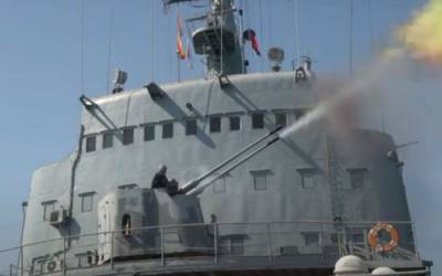 Корабли Черноморского флота России отработали в Черном море стрельбы и высадку десанта