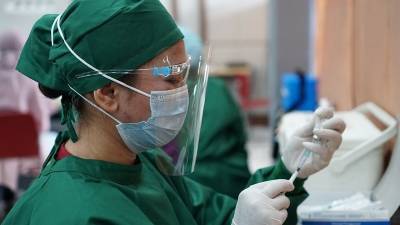 В России за сутки скончались 672 человека с коронавирусом