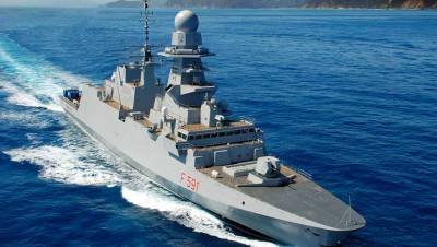Российские военные следят за фрегатом Италии в Черном море