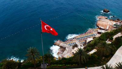 Турция рассчитывает принять не менее 5 млн туристов из России в 2021 году