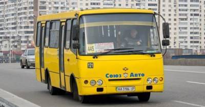 В Киеве разогнали коммунальную службу перевозок: подозревают в сговоре с маршрутчиками