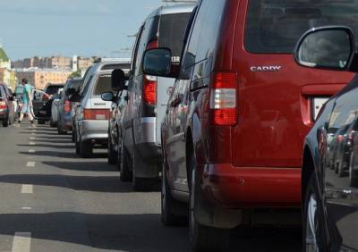 Более четверти всех автомобилей в России попали под экологические штрафы