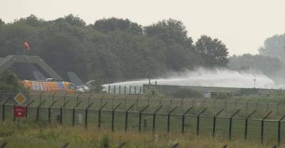 Бельгийский истребитель F-16 врезался в здание на авиабазе в Нидерландах