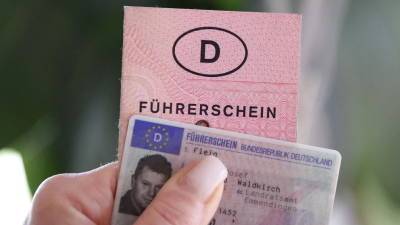 Жители Германии должны поспешить: водителям, которые не обменяют права, грозят штрафы