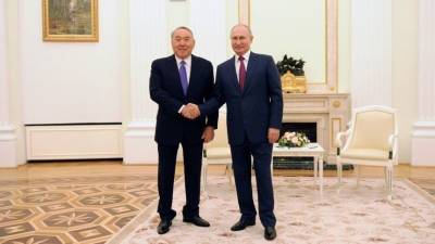 Назарбаев рассказал Путину, как российские врачи спасли его от коронавируса