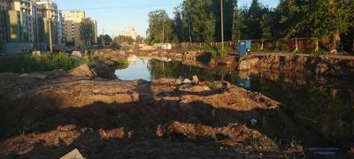Строящаяся дорога в центре Петрозаводска превратилась в водный канал (ФОТОФАКТ)