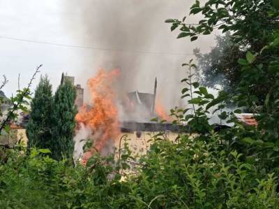 Последствия террористического обстрела гражданской инфраструктуры Авдеевки: повреждены жилые дома, один дом разрушил пожар