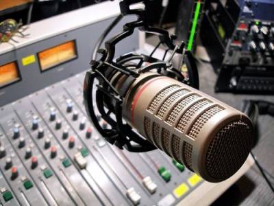 Латвийское радио «Пик» лишили лицензии за призыв к свержению власти