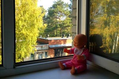 Не уследили: в Ивановской области из окна выпал двухлетний малыш