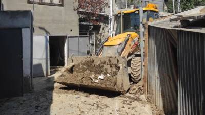 Вывезли 47 тысяч тонн грязи: Керчь и Ялта продолжают уборку после ЧС