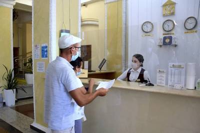 В Сочи проследят за соблюдением новых правил заселения туристов в гостиницы и отели