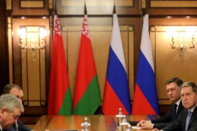 Белоруссия и Россия заключили около 50 соглашений на Форуме регионов