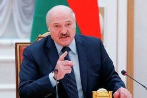 Лукашенко заявил, что суверенитет Украины "тает", но народ не виноват