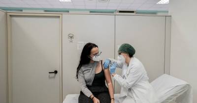 В ЕС для въезда одобрили вакцину Covishield, которой прививают украинцев, - СМИ