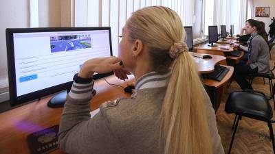 В ГИБДД Москвы нашли способ исключить использование подсказок на экзамене