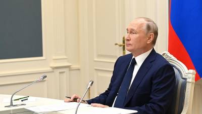 Путин обещает пока не прекращать поддержку Лукашенко