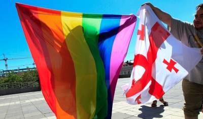 Между полицейскими и противниками гей-парада в Тбилиси начались стычки