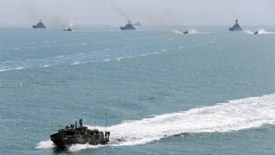 Экс-главком ВМФ предложил оградить Крым минами