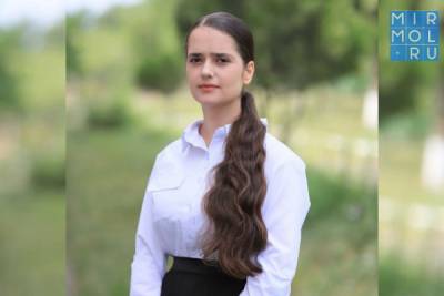 100-балльница из Новолакского района Фатима Галипова поделилась эмоциями после встречи с главой республики