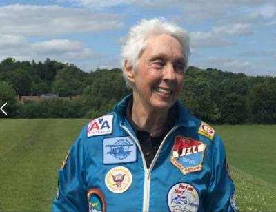 82-летняя Уолли Фанк стала участницей космического турполёта Джеффа Безоса