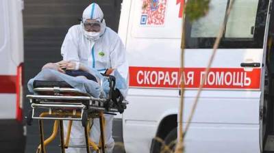 В Петербурге сейчас официально болеют ковидом 711 человек, но при этом в больницах занято 10 000 коек