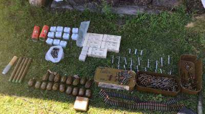 На Луганщине обнаружили тайник с оружием и взрывчаткой