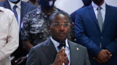 На Гаити председатель Сената провозглашён временным президентом