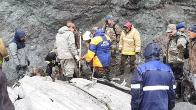 Спасатели возобновили поиски на месте крушения Ан-26 на Камчатке