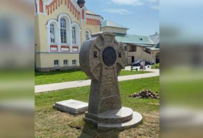 В Тихвине установили памятник на могиле отца Римского-Корсакова