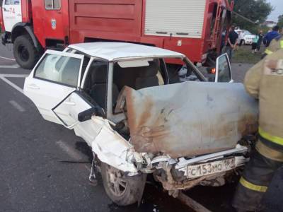 В Семикаракорском районе при ДТП два человека погибли, трое пострадали