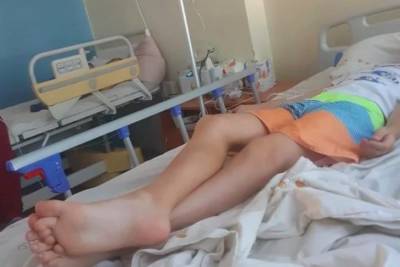 Разбита голова и сотрясение: в аквапарке Днепра на голову 9-летнего мальчика упал другой ребенок