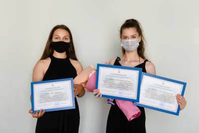 Смолянки, победившие во Всероссийской олимпиаде школьников, получили областные сертификаты