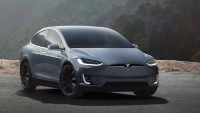 Скорректирована стоимость электрокаров Tesla Model S и Model X