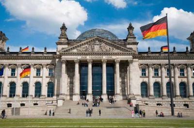 В Германии к выборам в Бундестаг допустили 53 партии