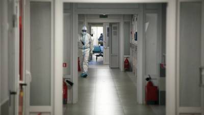 В России за сутки от коронавируса умерли 752 человека