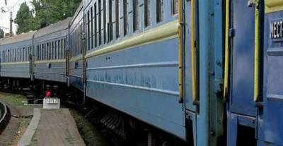 Под Киевом товарный поезд сошел с рельсов: более 10 пассажирских поездов идут с опозданием