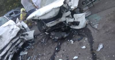 Два человека погибли при столкновении двух иномарок и автобуса в Омске
