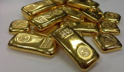 Россияне тоннами скупают золото