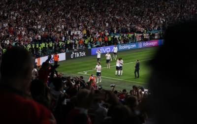 УЕФА оштрафовал Англию денежным штрафом по итогам матча с Данией