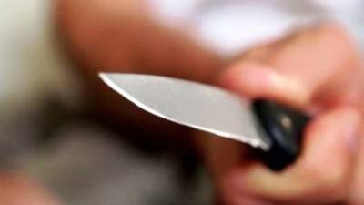 Мужчина с ножом ранил двоих человек во Франции