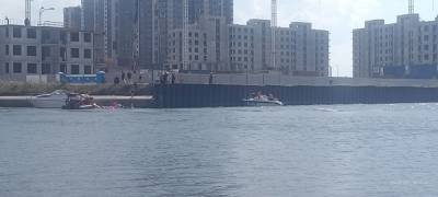 В Санкт-Петербурге лодка врезалась в мост Кадырова. Пострадали 8 человек