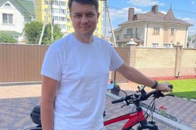 Дмитрий Разумков похвастался велорекордом и вызвал спор в соцсети