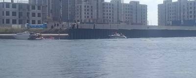 В Петербурге при опрокидывании лодки пострадали девять человек