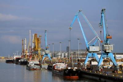Ежеквартальная погрузка, разгрузка товаров в иранских портах выросла на 7%