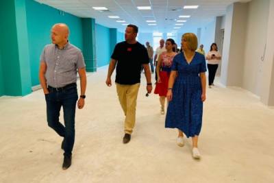 Глава Серпухова проинспектировала ход работ в новой школе