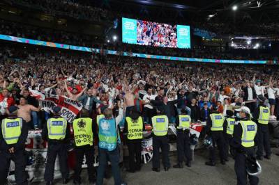 УЕФА наказал Ассоциацию футбола Англии за поведение болельщиков