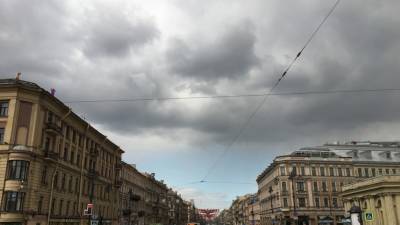 Петербуржцам пообещали облачное и дождливое воскресенье