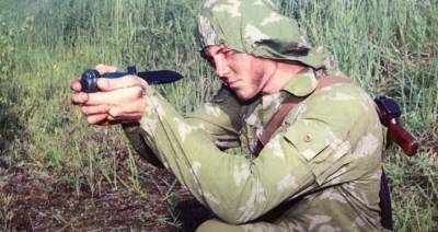 Советский нож НРС-2 "Взмах" с огнестрельной рукояткой является одним из самых технологичных аксессуаров разведчиков